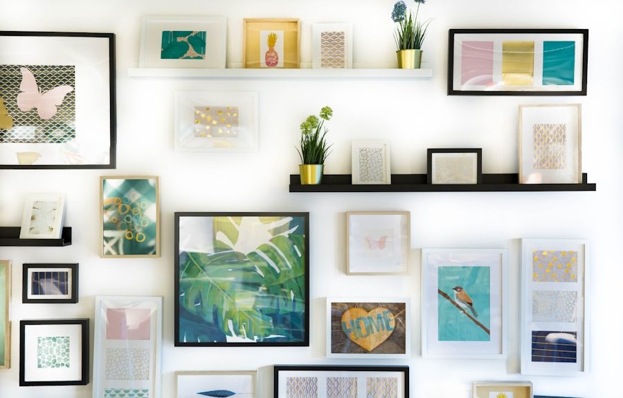 Photo "Create a gallery wall with personal canvas prints"
